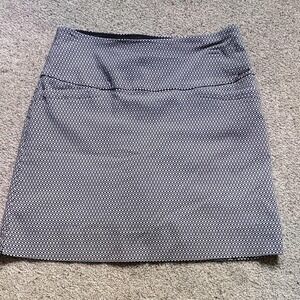 S.C. & Co. women's geometric design on gray business Corp skort stretch Medium